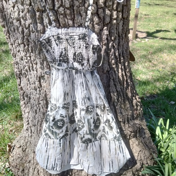 ⬇️ Price Drop!⬇️ Daytrip Sundress in size M - Picture 3 of 4